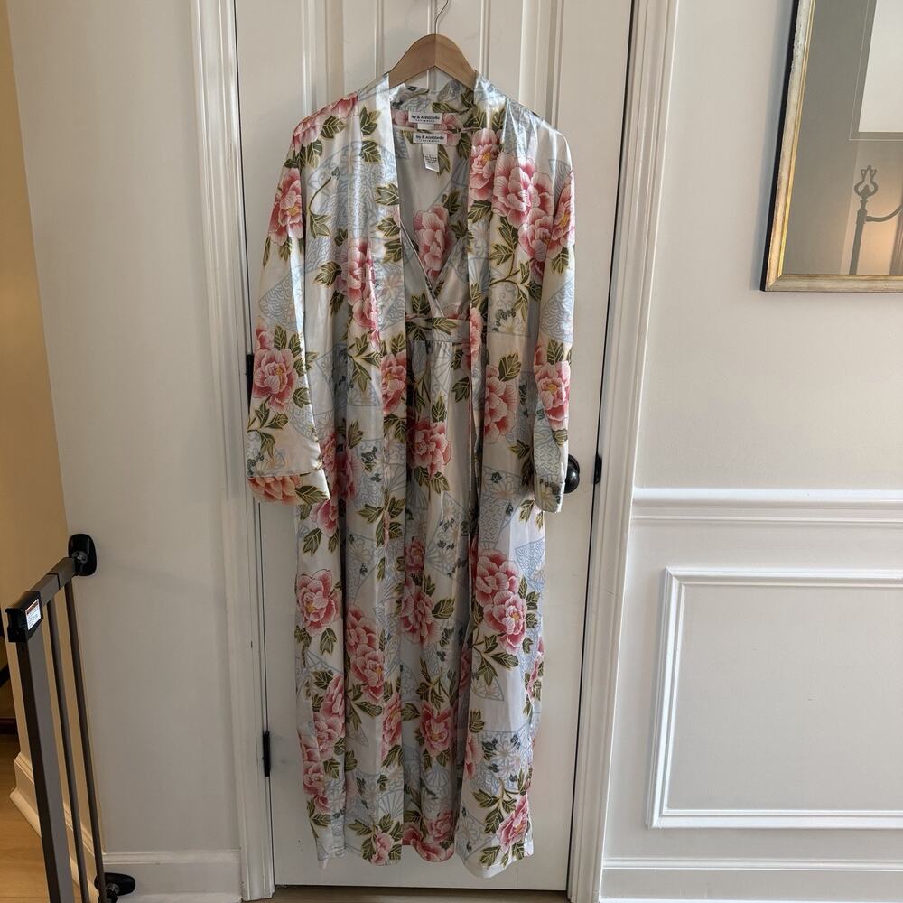 Vintage Ivy & Annabelle Intimates Floral Nightgown & Robe Set Women’s Sz M & L